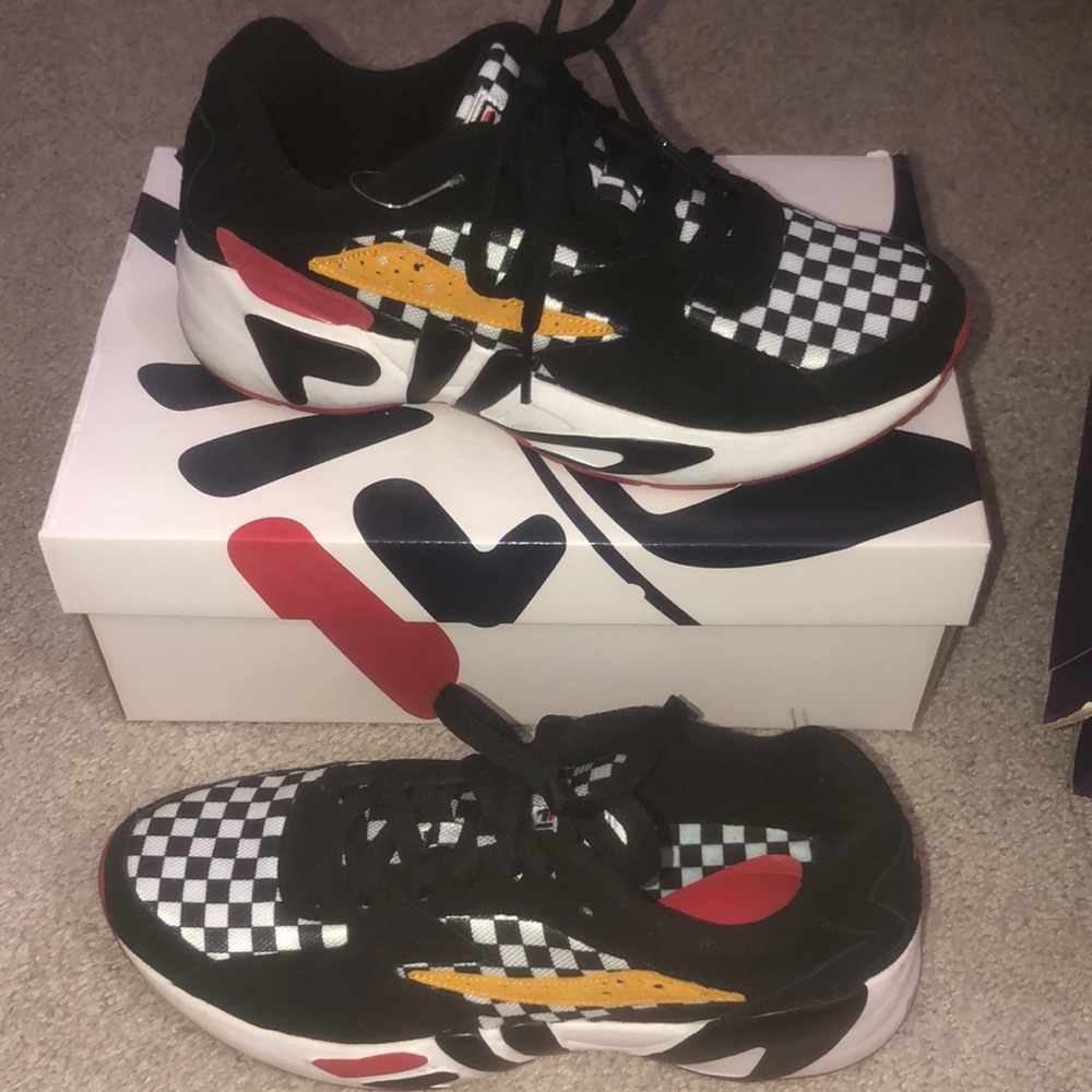 FILA size 10